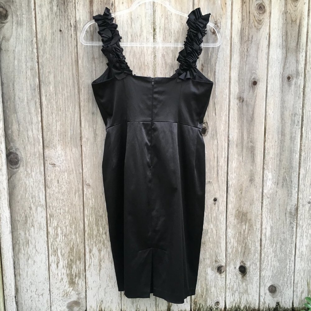 Maggy London Black Cocktail Ruffle Neckline Satin Sheen Sleeveless Dress Size 4 - Picture 3 of 9